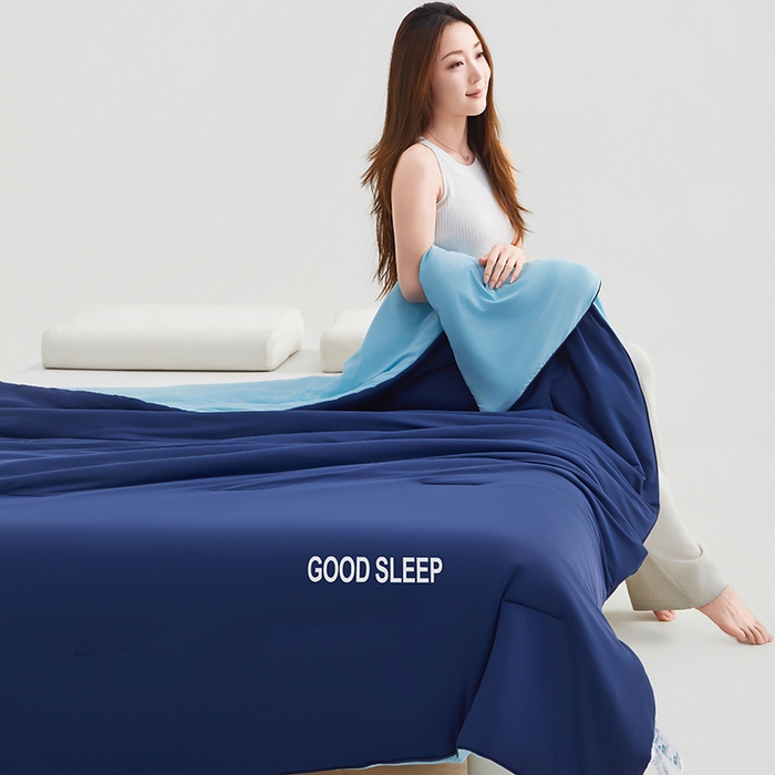 91家纺网 家纺一手货源 找家纺 优雅星家纺 2026新款凉感丝深睡眠夏被空调被夏凉被薄被子被芯某朵同款 深睡蓝