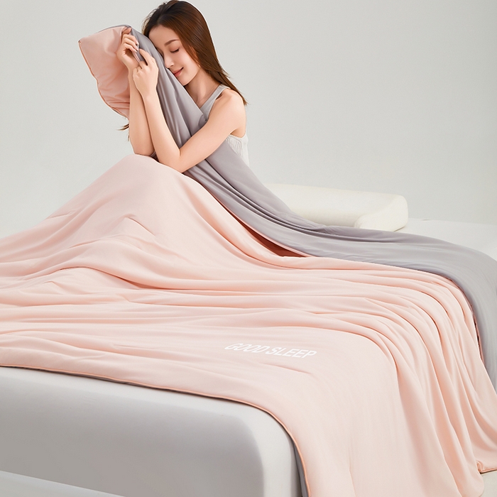 91家纺网 家纺一手货源 找家纺 优雅星家纺 2026新款凉感丝深睡眠夏被空调被夏凉被薄被子被芯某朵同款 柔云粉