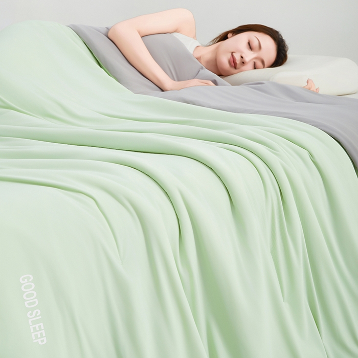 91家纺网 家纺一手货源 找家纺 优雅星家纺 2026新款凉感丝深睡眠夏被空调被夏凉被薄被子被芯某朵同款 苔原绿