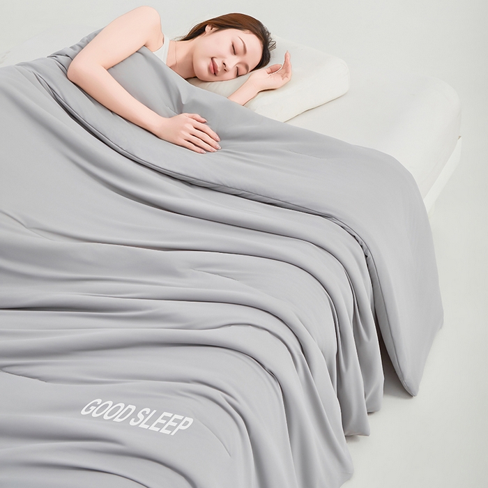 91家纺网 家纺一手货源 找家纺 优雅星家纺 2026新款凉感丝深睡眠夏被空调被夏凉被薄被子被芯某朵同款 灰色