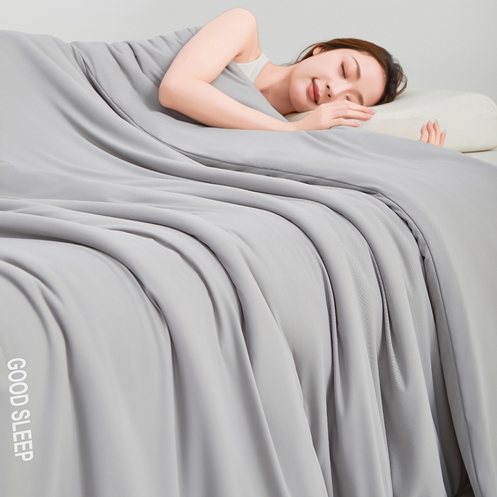 91家纺网 家纺一手货源 找家纺 优雅星家纺 2026新款凉感丝深睡眠夏被空调被夏凉被薄被子被芯某朵同款 灰色