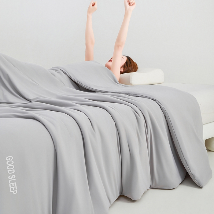 91家纺网 家纺一手货源 找家纺 优雅星家纺 2026新款凉感丝深睡眠夏被空调被夏凉被薄被子被芯某朵同款 灰色