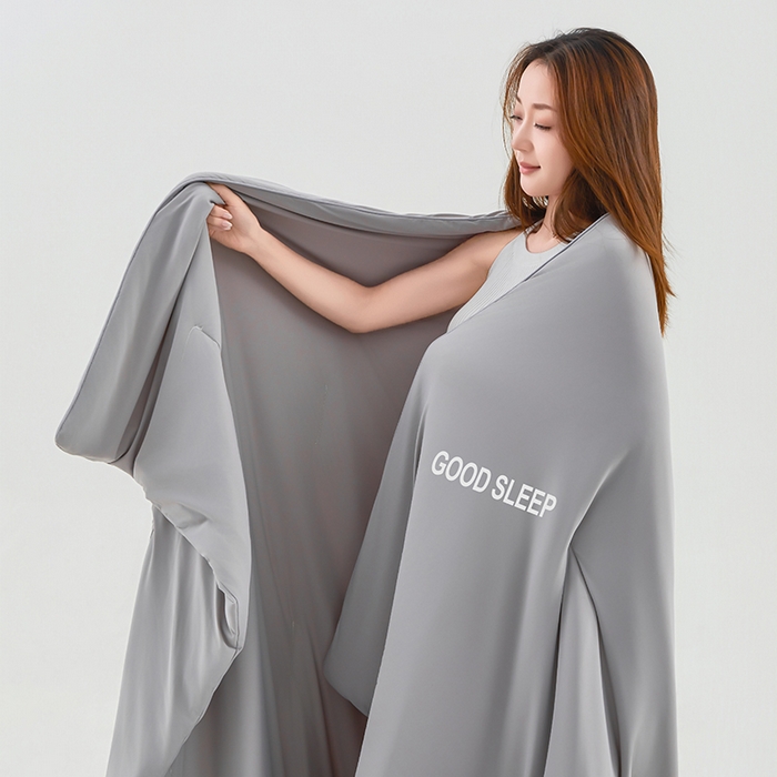 91家纺网 家纺一手货源 找家纺 优雅星家纺 2026新款凉感丝深睡眠夏被空调被夏凉被薄被子被芯某朵同款 灰色