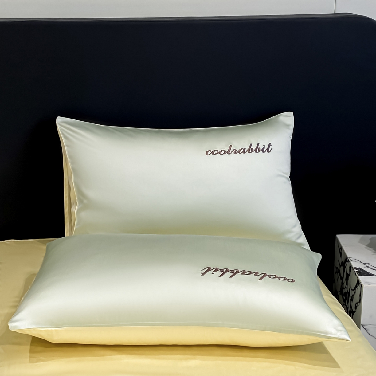 91家纺网 家纺一手货源 找家纺 云棉坊 2026新款水洗真丝冰丝刺绣夏被四件套-卡通款 乖乖兔-果绿+奶黄