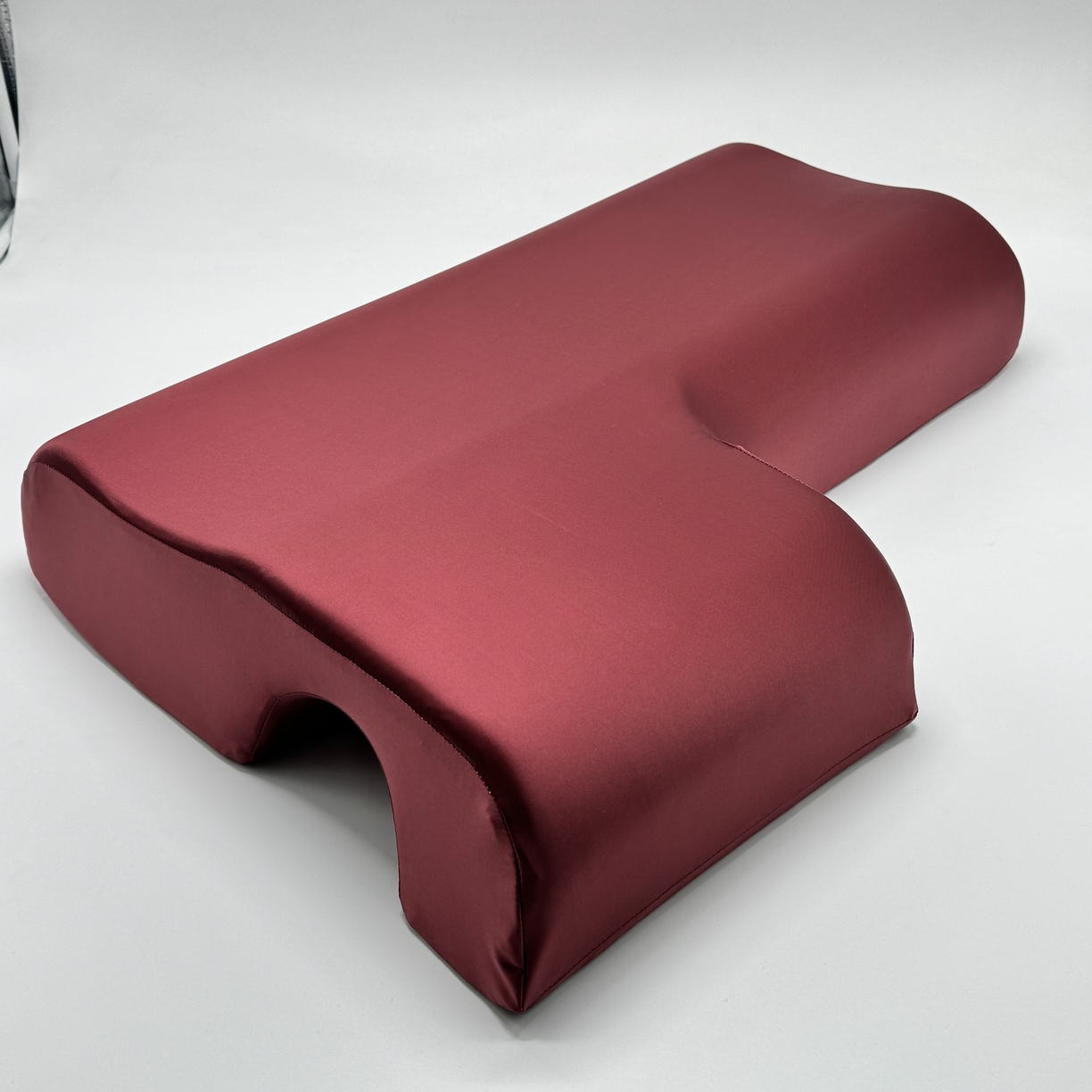 91家纺网 家纺一手货源 找家纺 绮甜枕语 2025新款深睡Pro亚酒店同款记忆棉枕芯侧睡护颈椎助睡眠枕头朵零 压慢回弹 圆形礼盒