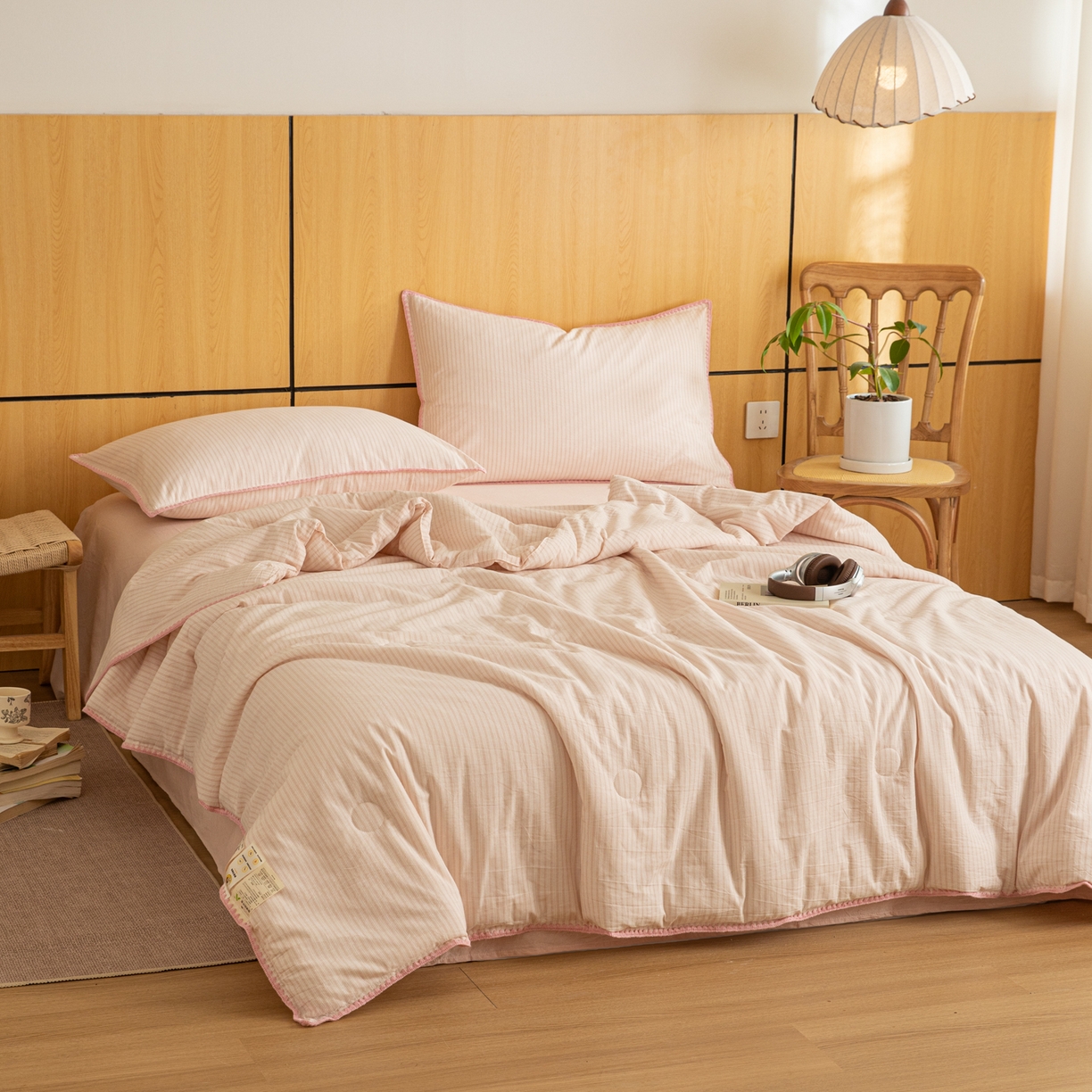 91家纺网 家纺一手货源 找家纺 丽美人家纺 2026新款全棉色织条纹夏被夏凉被空调被 条纹粉