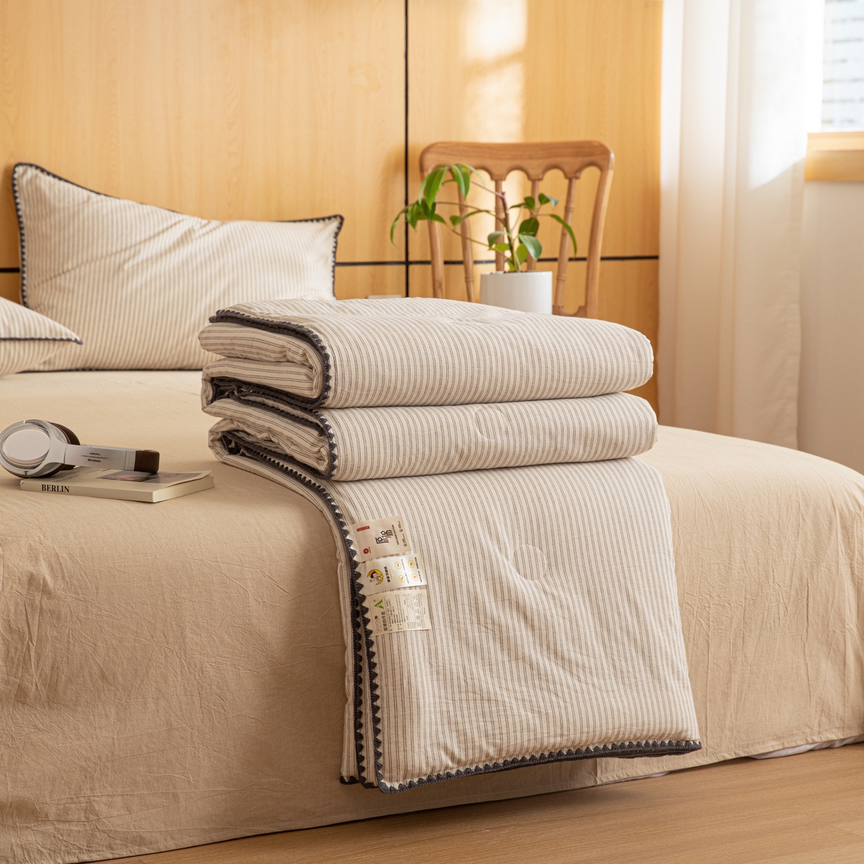 91家纺网 家纺一手货源 找家纺 丽美人家纺 2026新款全棉色织条纹夏被夏凉被空调被 条纹咖