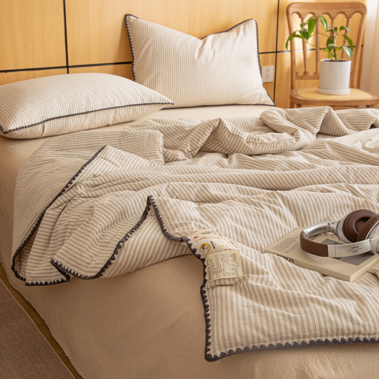 91家纺网 家纺一手货源 找家纺 丽美人家纺 2026新款全棉色织条纹夏被夏凉被空调被 条纹咖