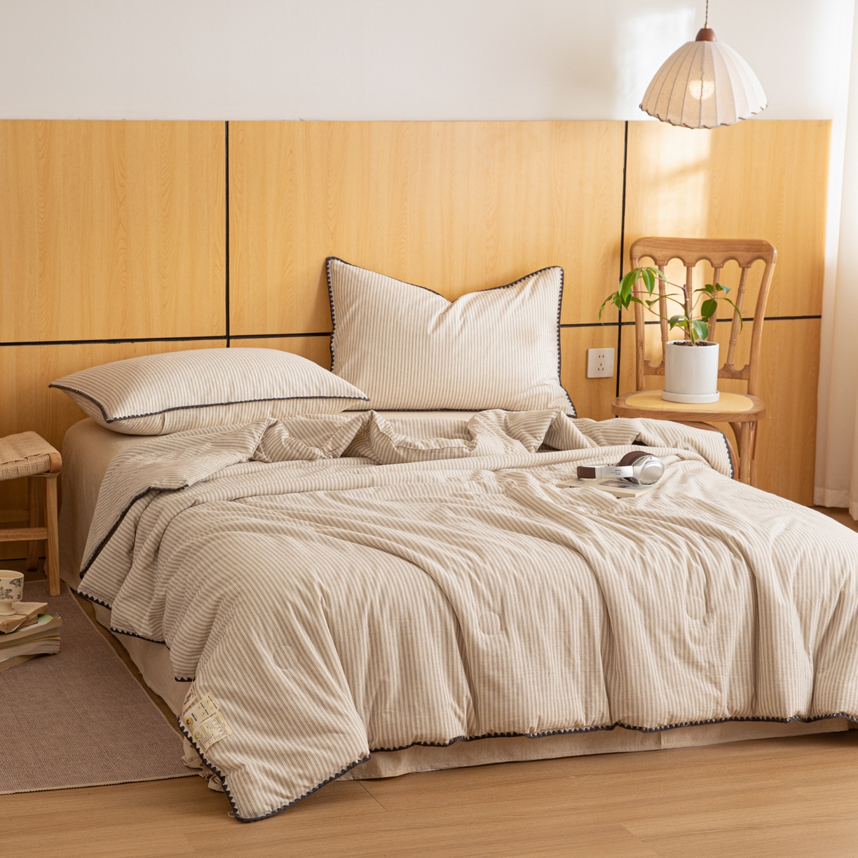 91家纺网 家纺一手货源 找家纺 丽美人家纺 2026新款全棉色织条纹夏被夏凉被空调被 条纹咖