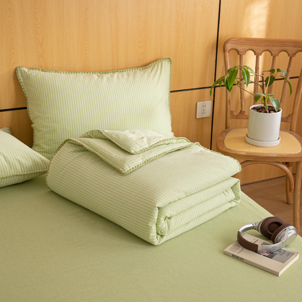 91家纺网 家纺一手货源 找家纺 丽美人家纺 2026新款全棉色织条纹夏被夏凉被空调被 条纹绿