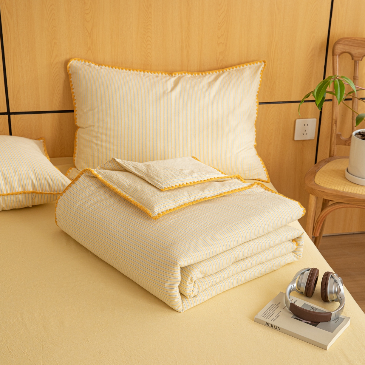 91家纺网 家纺一手货源 找家纺 丽美人家纺 2026新款全棉色织条纹夏被夏凉被空调被 条纹黄