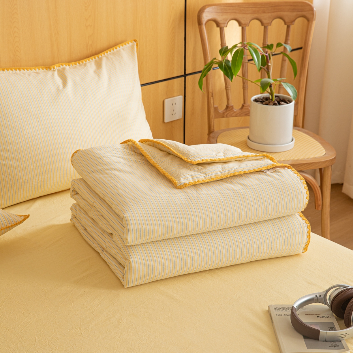 91家纺网 家纺一手货源 找家纺 丽美人家纺 2026新款全棉色织条纹夏被夏凉被空调被 条纹黄