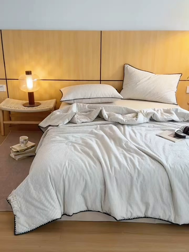 91家纺网 家纺一手货源 找家纺 丽美人家纺 2026新款全棉色织条纹夏被夏凉被空调被 条纹咖