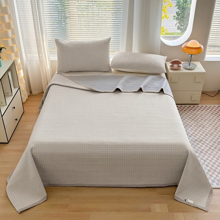 91家纺网 家纺一手货源 找家纺 梦精灵家纺 2026新款全棉纯棉色织水洗棉四件套绗缝夹棉床盖防滑床单四季通用米单人学生宿舍 罗恩-灰