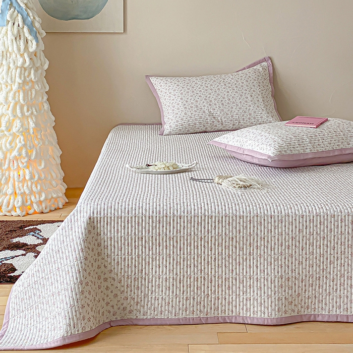 91家纺网 家纺一手货源 找家纺 黛舒家居 2026年春夏款纱洗莫代尔夹棉单床单三件套 粉黛花笺