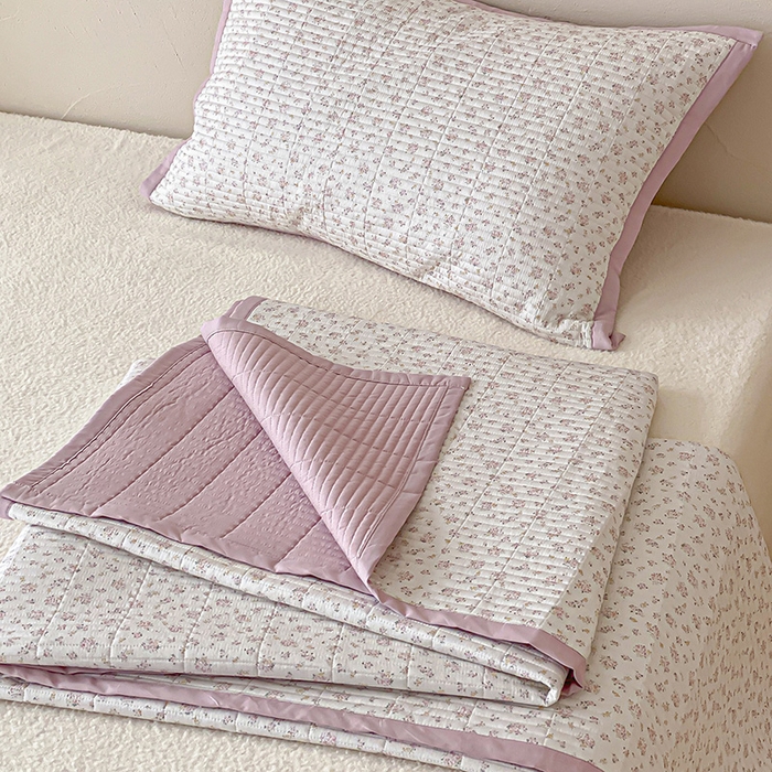 91家纺网 家纺一手货源 找家纺 黛舒家居 2026年春夏款纱洗莫代尔夹棉单床单三件套 粉黛花笺