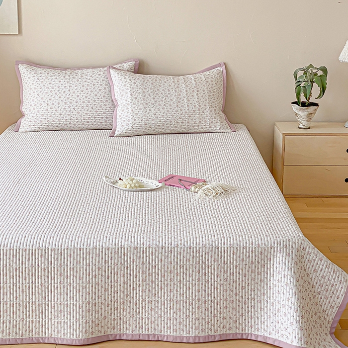 91家纺网 家纺一手货源 找家纺 黛舒家居 2026年春夏款纱洗莫代尔夹棉单床单三件套 粉黛花笺