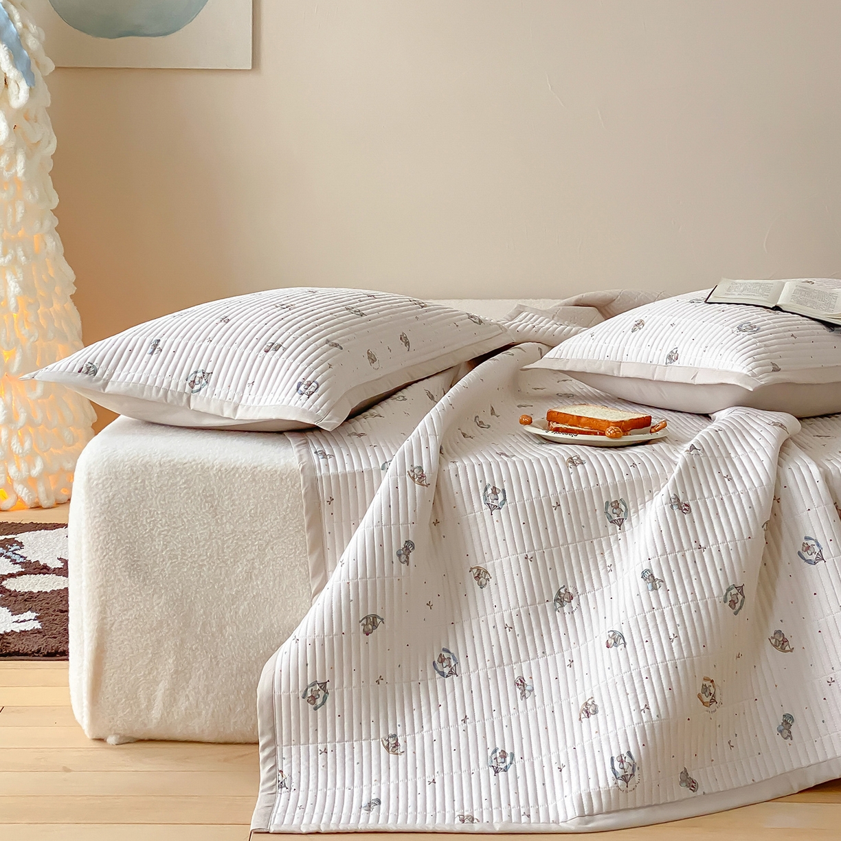 91家纺网 家纺一手货源 找家纺 黛舒家居 2026年春夏款纱洗莫代尔夹棉单床单三件套 米象小园