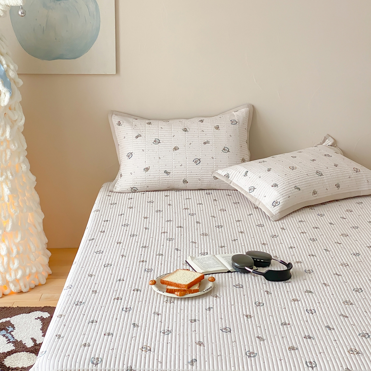 91家纺网 家纺一手货源 找家纺 黛舒家居 2026年春夏款纱洗莫代尔夹棉单床单三件套 米象小园