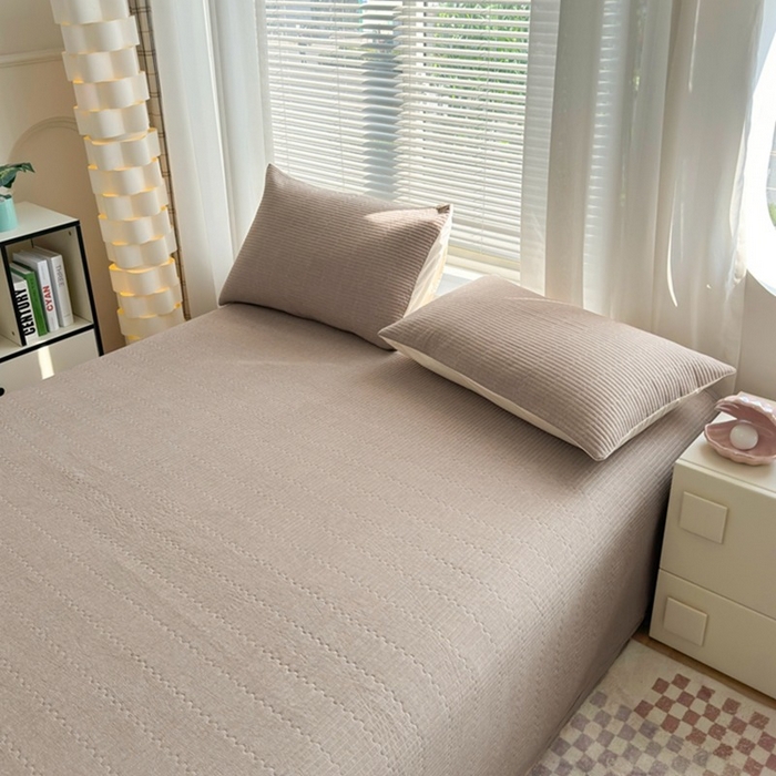 91家纺网 家纺一手货源 找家纺 梦精灵家纺 2026新款全棉纯棉色织水洗棉四件套绗缝夹棉床盖防滑床单四季通用米单人学生宿舍 棕咖