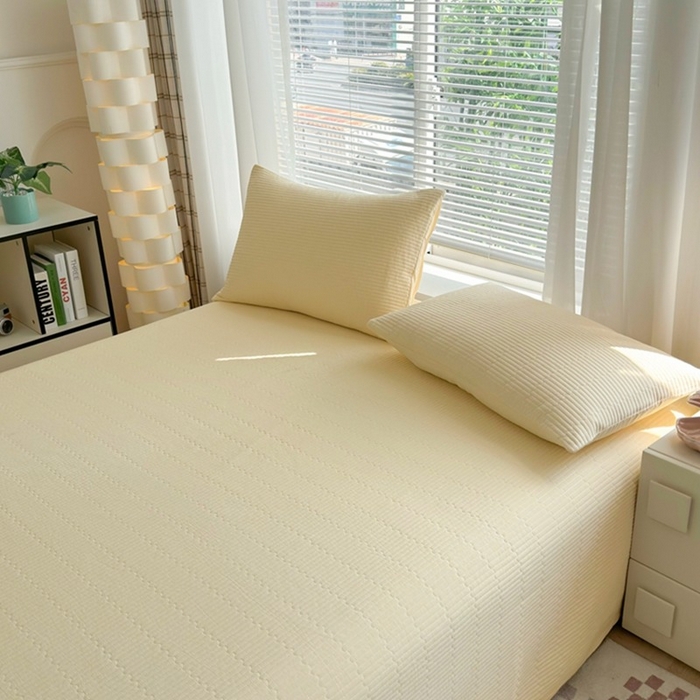 91家纺网 家纺一手货源 找家纺 梦精灵家纺 2026新款全棉纯棉色织水洗棉四件套绗缝夹棉床盖防滑床单四季通用米单人学生宿舍 鹅黄