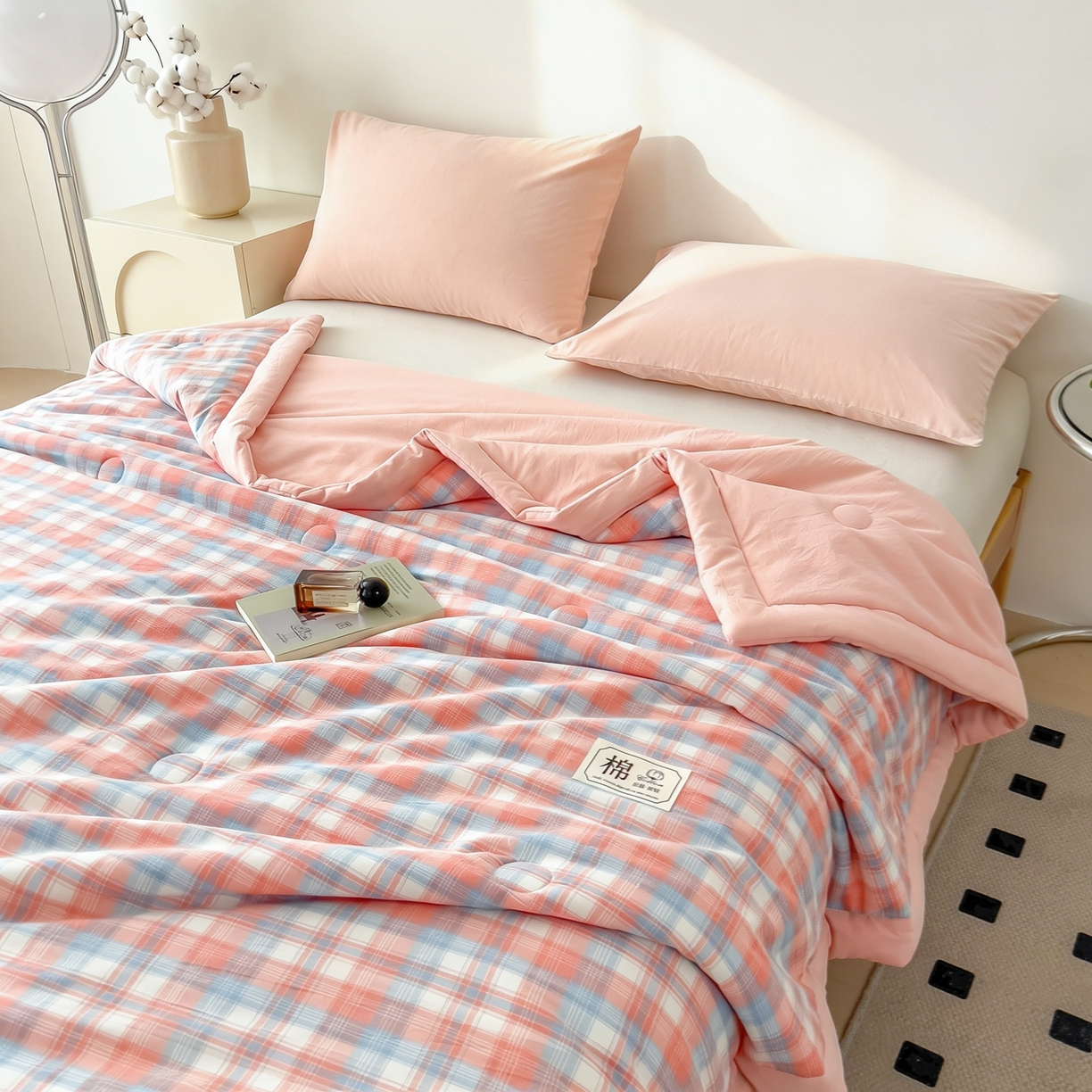 91家纺网 家纺一手货源 找家纺 好尚居 2026新款亲肤水洗棉格子夏被夏凉被空调被 雅致粉