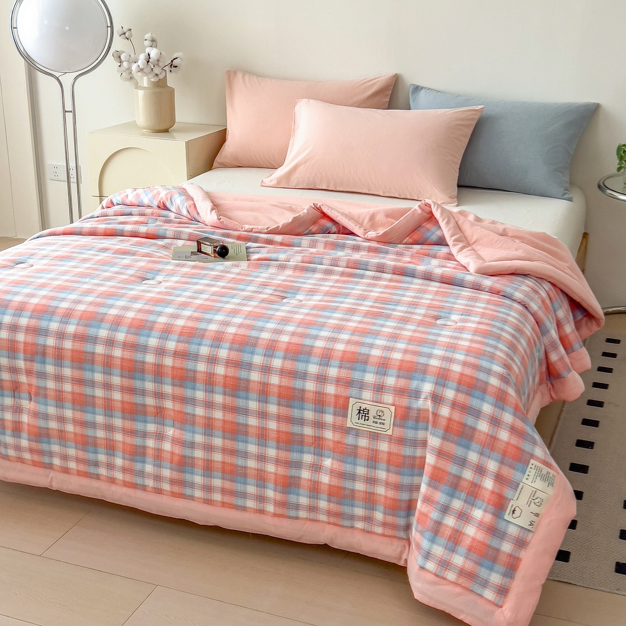 91家纺网 家纺一手货源 找家纺 好尚居 2026新款亲肤水洗棉格子夏被夏凉被空调被 雅致粉