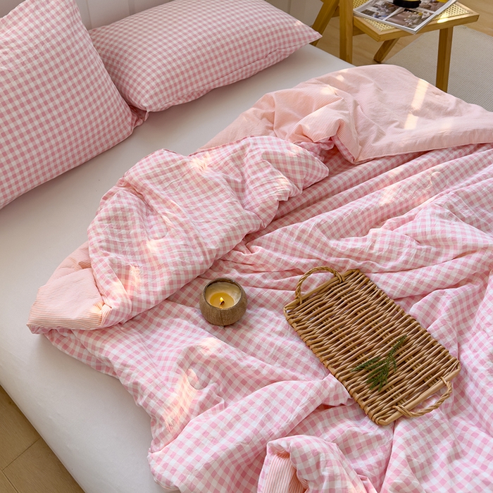 91家纺网 家纺一手货源 找家纺 桔禾家纺 2026新款水洗云朵棉无印风格子大豆夏被夏凉被空调被直播爆款 粉小格