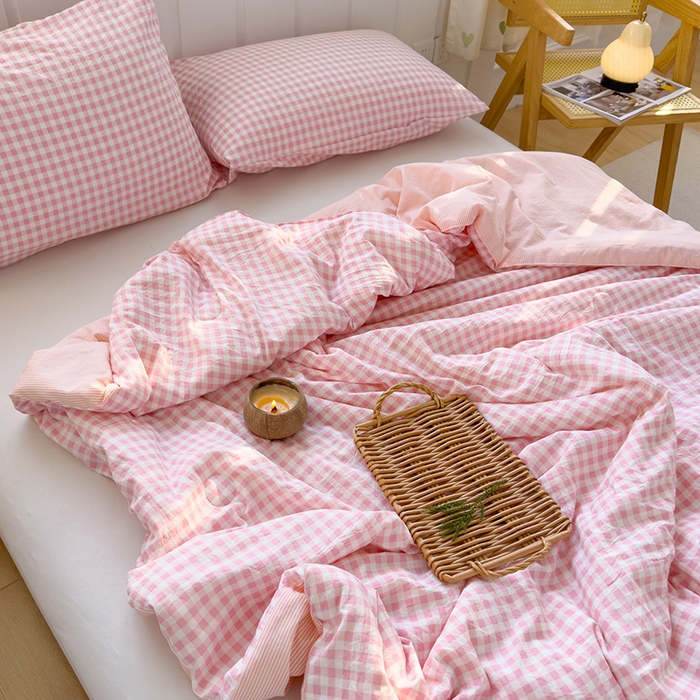 91家纺网 家纺一手货源 找家纺 桔禾家纺 2026新款水洗云朵棉无印风格子大豆夏被夏凉被空调被直播爆款 粉小格