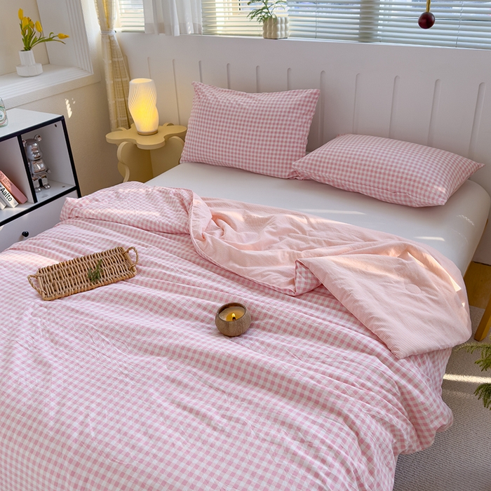 91家纺网 家纺一手货源 找家纺 桔禾家纺 2026新款水洗云朵棉无印风格子大豆夏被夏凉被空调被直播爆款 粉小格