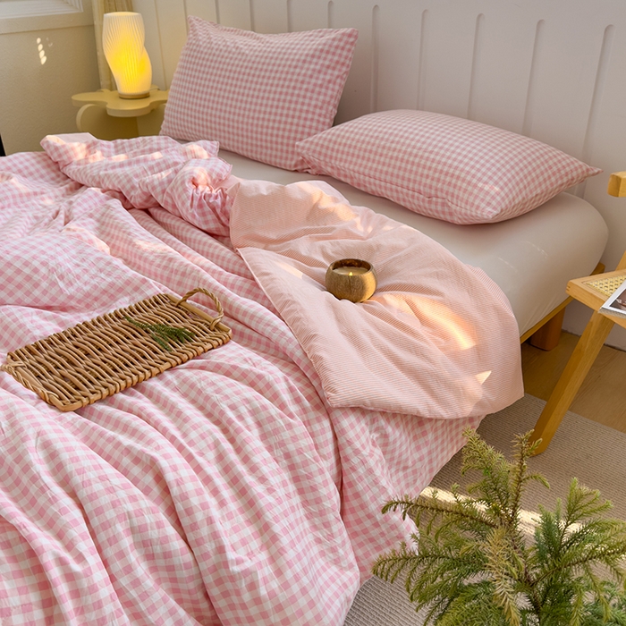 91家纺网 家纺一手货源 找家纺 桔禾家纺 2026新款水洗云朵棉无印风格子大豆夏被夏凉被空调被直播爆款 粉小格