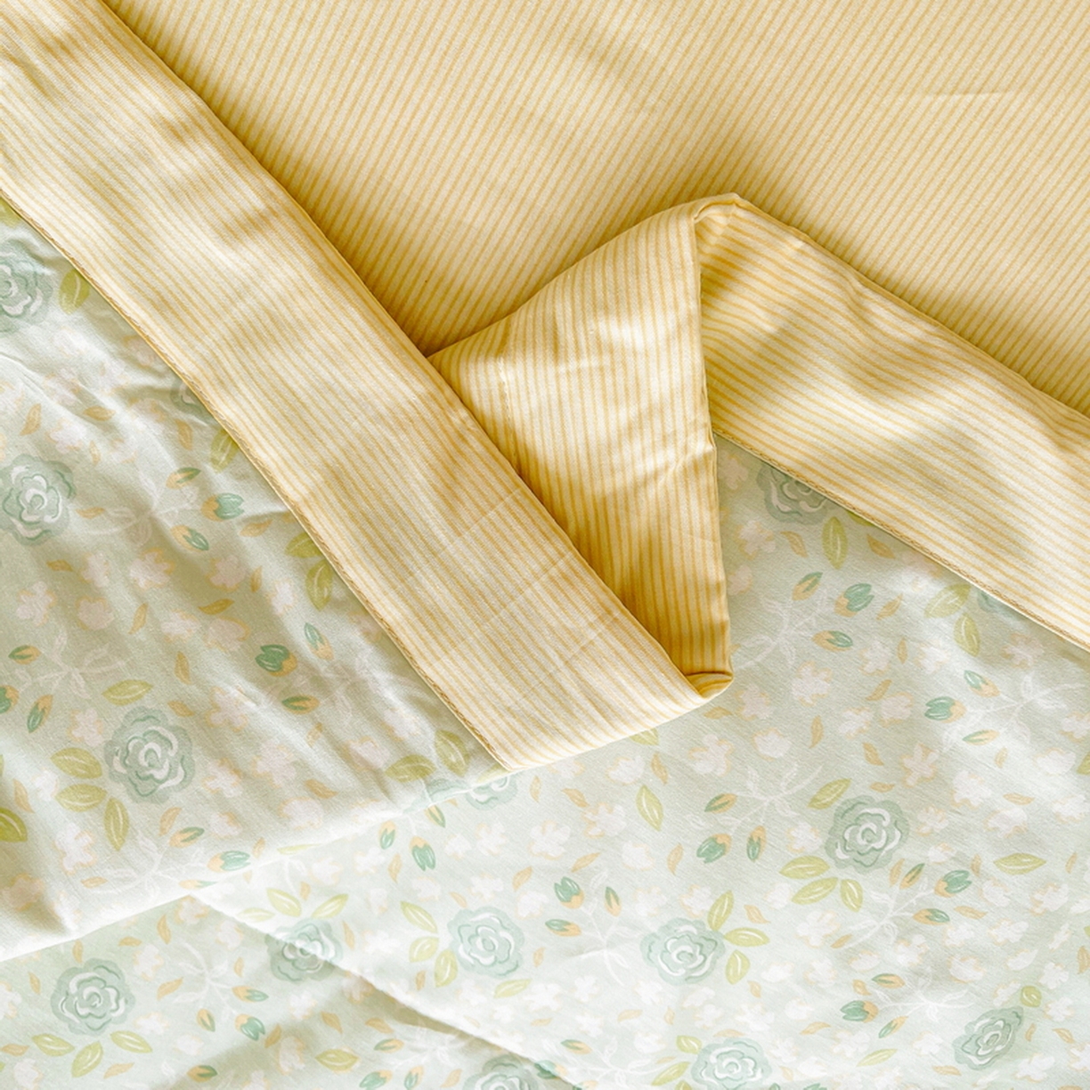 91家纺网 家纺一手货源 找家纺 格子铺 2026新款全棉纯棉印花棉花夏被夏凉被空调被 花团锦簇绿