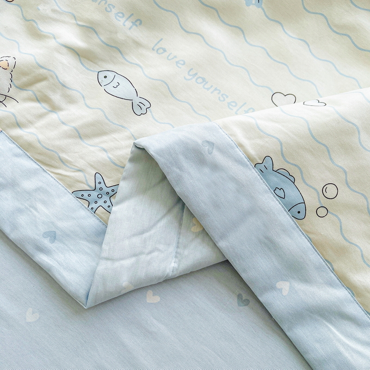 91家纺网 家纺一手货源 找家纺 格子铺 2026新款全棉纯棉印花棉花夏被夏凉被空调被 猫咪宝贝