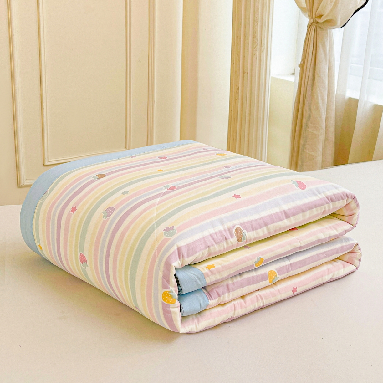 91家纺网 家纺一手货源 找家纺 格子铺 2026新款全棉纯棉印花棉花夏被夏凉被空调被 五彩草莓