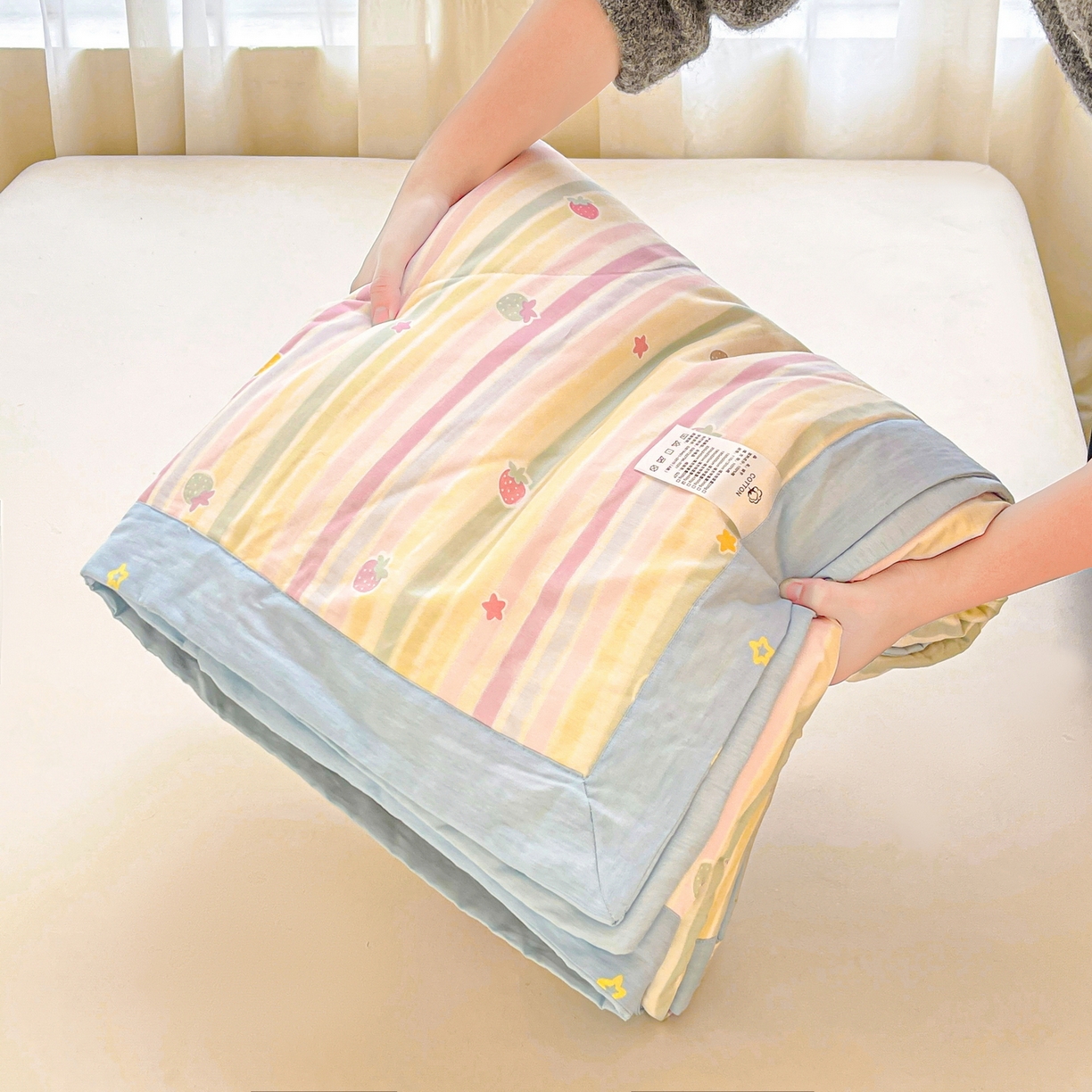 91家纺网 家纺一手货源 找家纺 格子铺 2026新款全棉纯棉印花棉花夏被夏凉被空调被 五彩草莓