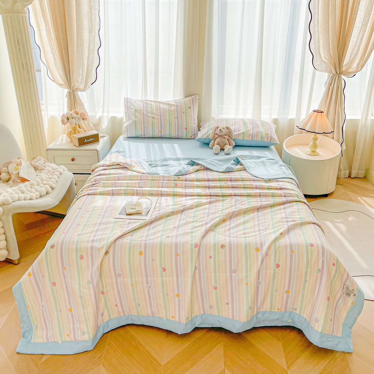 91家纺网 家纺一手货源 找家纺 格子铺 2026新款全棉纯棉印花棉花夏被夏凉被空调被 五彩草莓