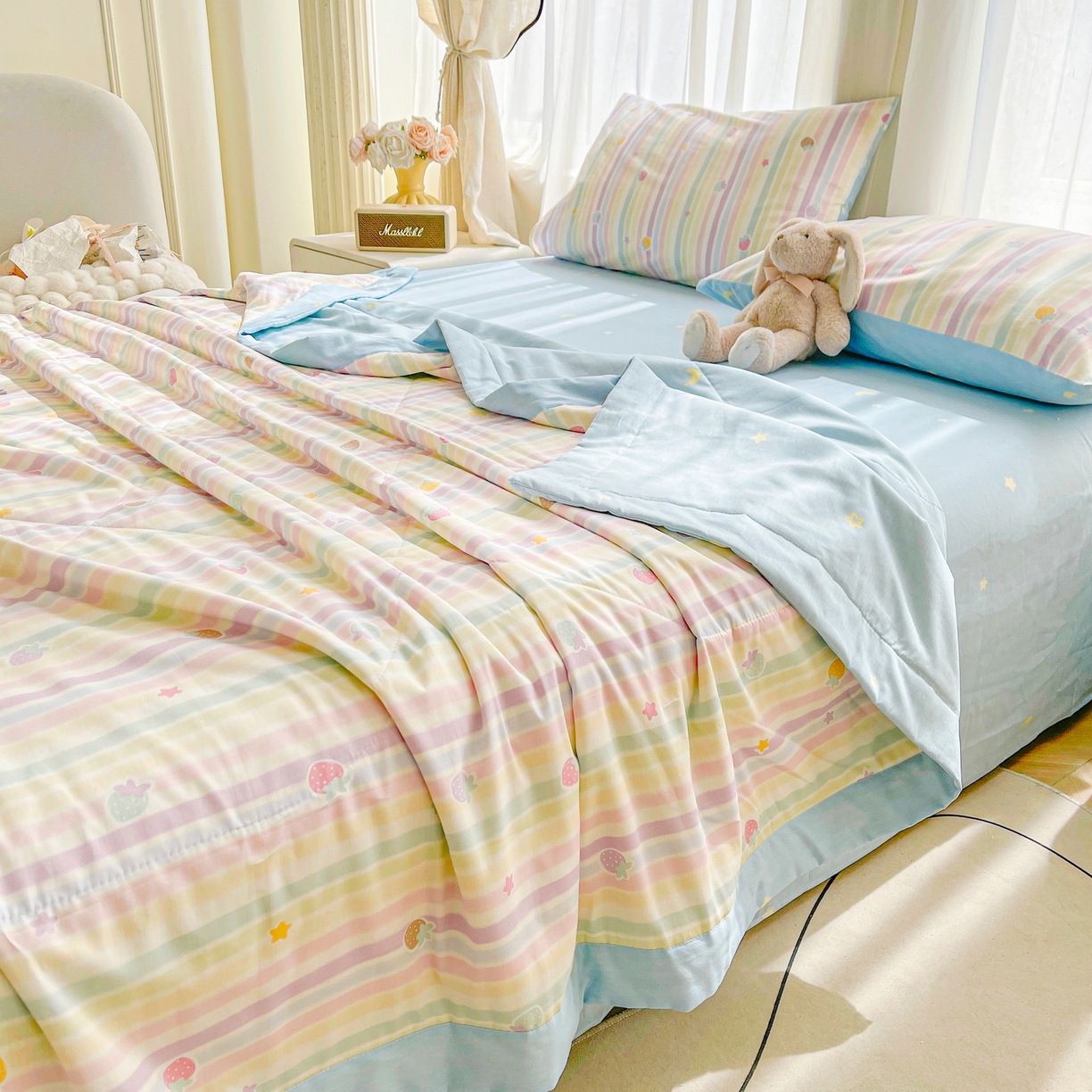 91家纺网 家纺一手货源 找家纺 格子铺 2026新款全棉纯棉印花棉花夏被夏凉被空调被 五彩草莓