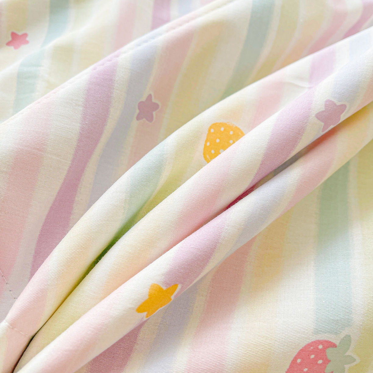 91家纺网 家纺一手货源 找家纺 格子铺 2026新款全棉纯棉印花棉花夏被夏凉被空调被 五彩草莓