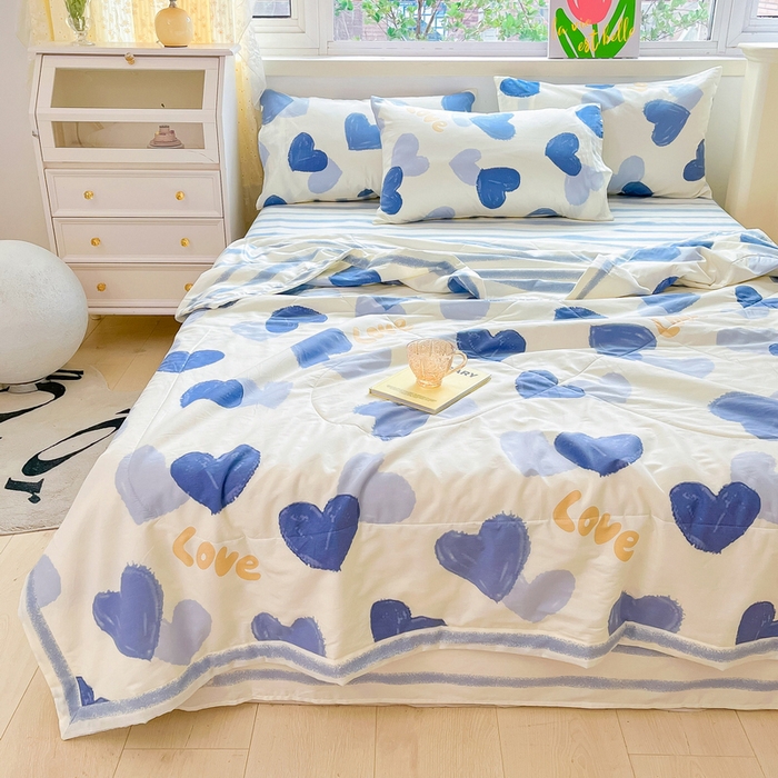 91家纺网 家纺一手货源 找家纺 格子铺 2026新款全棉纯棉印花棉花夏被夏凉被空调被 怦然心动