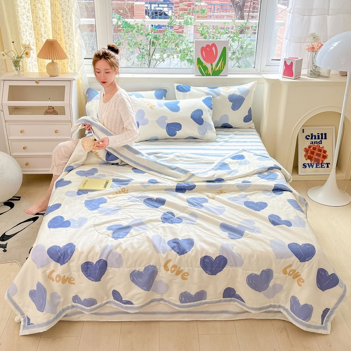 91家纺网 家纺一手货源 找家纺 格子铺 2026新款全棉纯棉印花棉花夏被夏凉被空调被 怦然心动