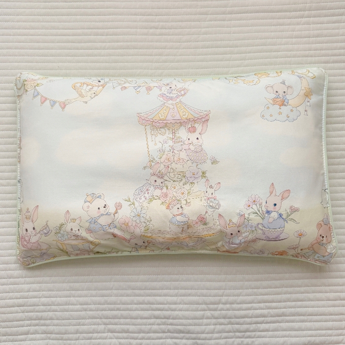 91家纺网 家纺一手货源 找家纺 萌宝家纺 2026新款A类60S全棉纯棉儿童枕套大版宝宝枕头枕芯 甜梦蛋糕