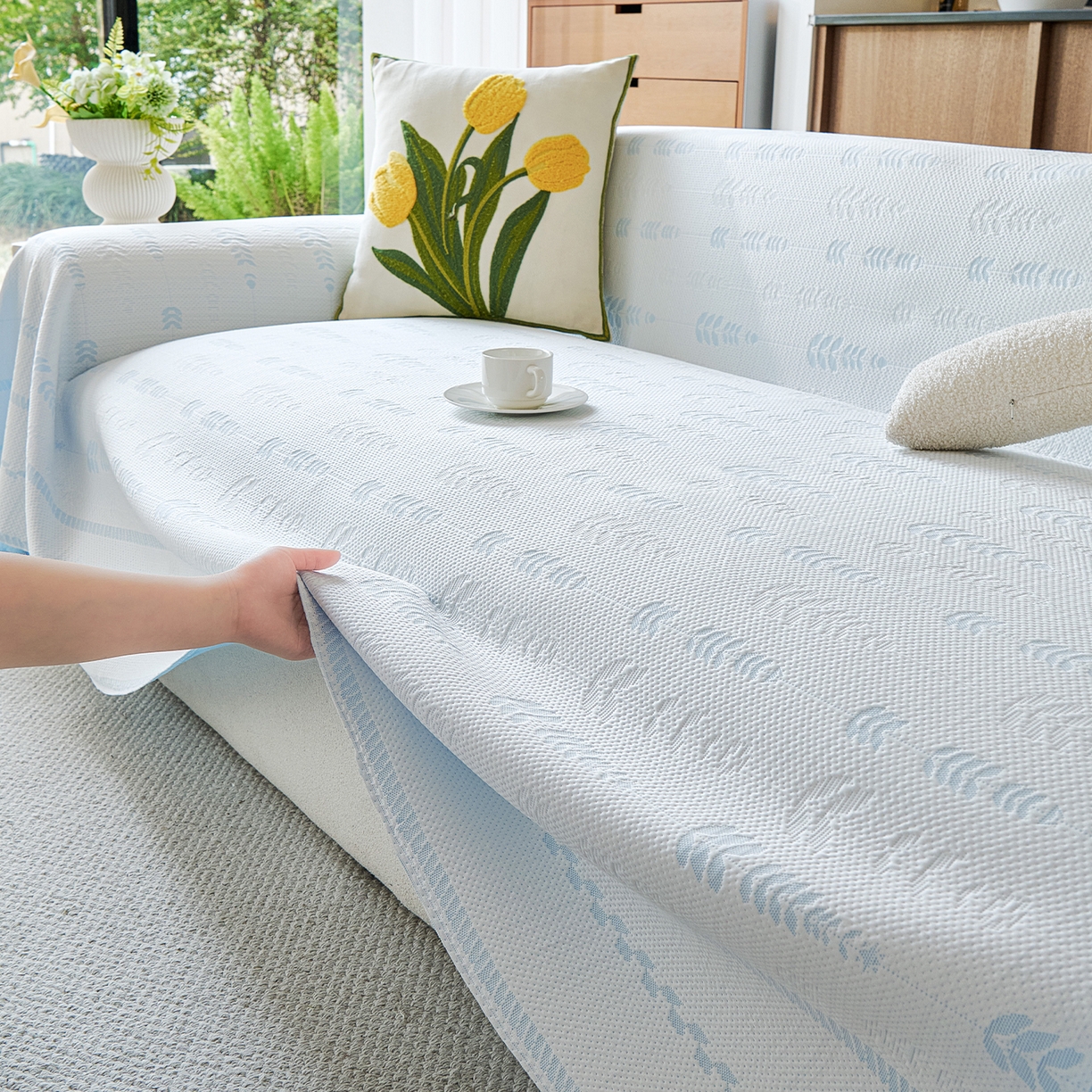 91家纺网 家纺一手货源 找家纺 卡初家居（原微来） 2026新款PE凉感冰丝沙发盖毯沙发巾系列 木槿-蓝