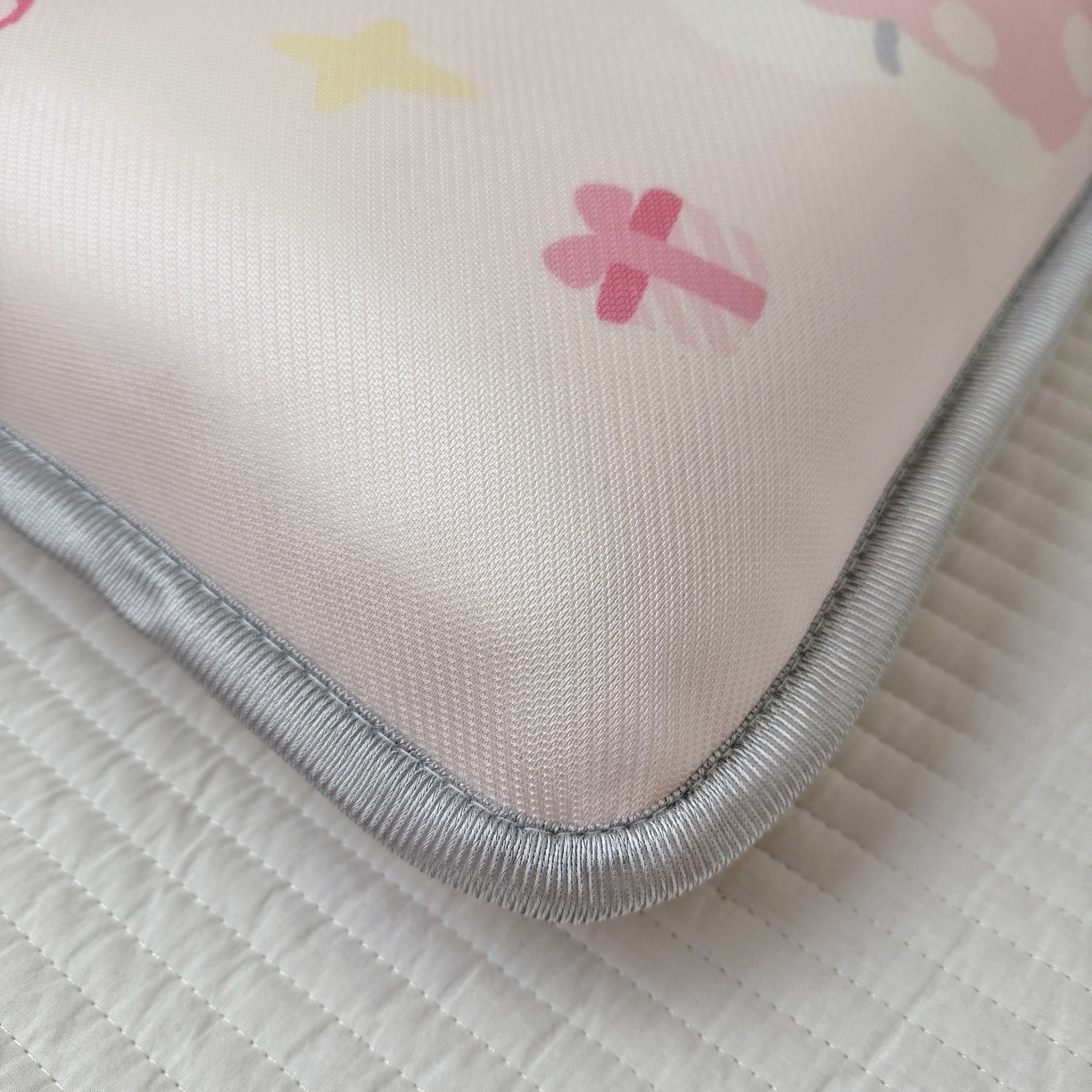 91家纺网 家纺一手货源 找家纺 萌宝家纺 2026新款夏季凉感儿童冰丝枕套双面冰藤枕枕头枕芯 小狗-粉色
