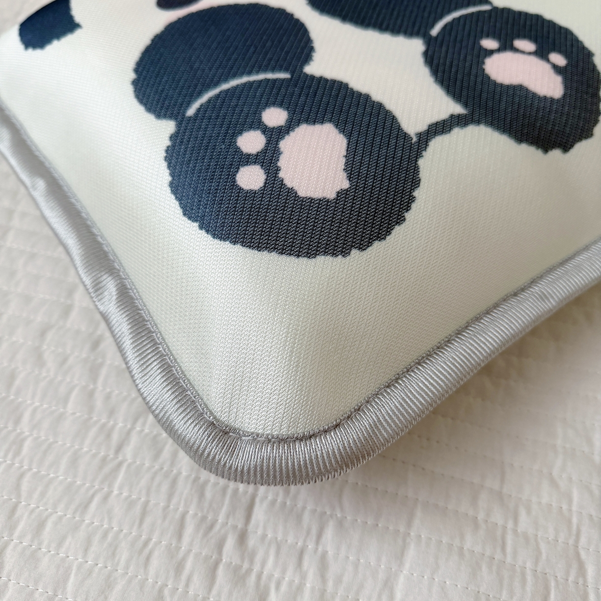 91家纺网 家纺一手货源 找家纺 萌宝家纺 2026新款夏季凉感儿童冰丝枕套双面冰藤枕枕头枕芯 小熊猫