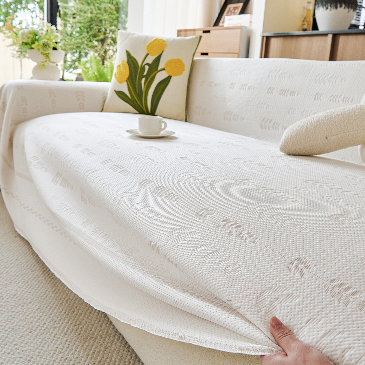 91家纺网 家纺一手货源 找家纺 卡初家居（原微来） 2026新款PE凉感冰丝沙发盖毯沙发巾系列 木槿-米