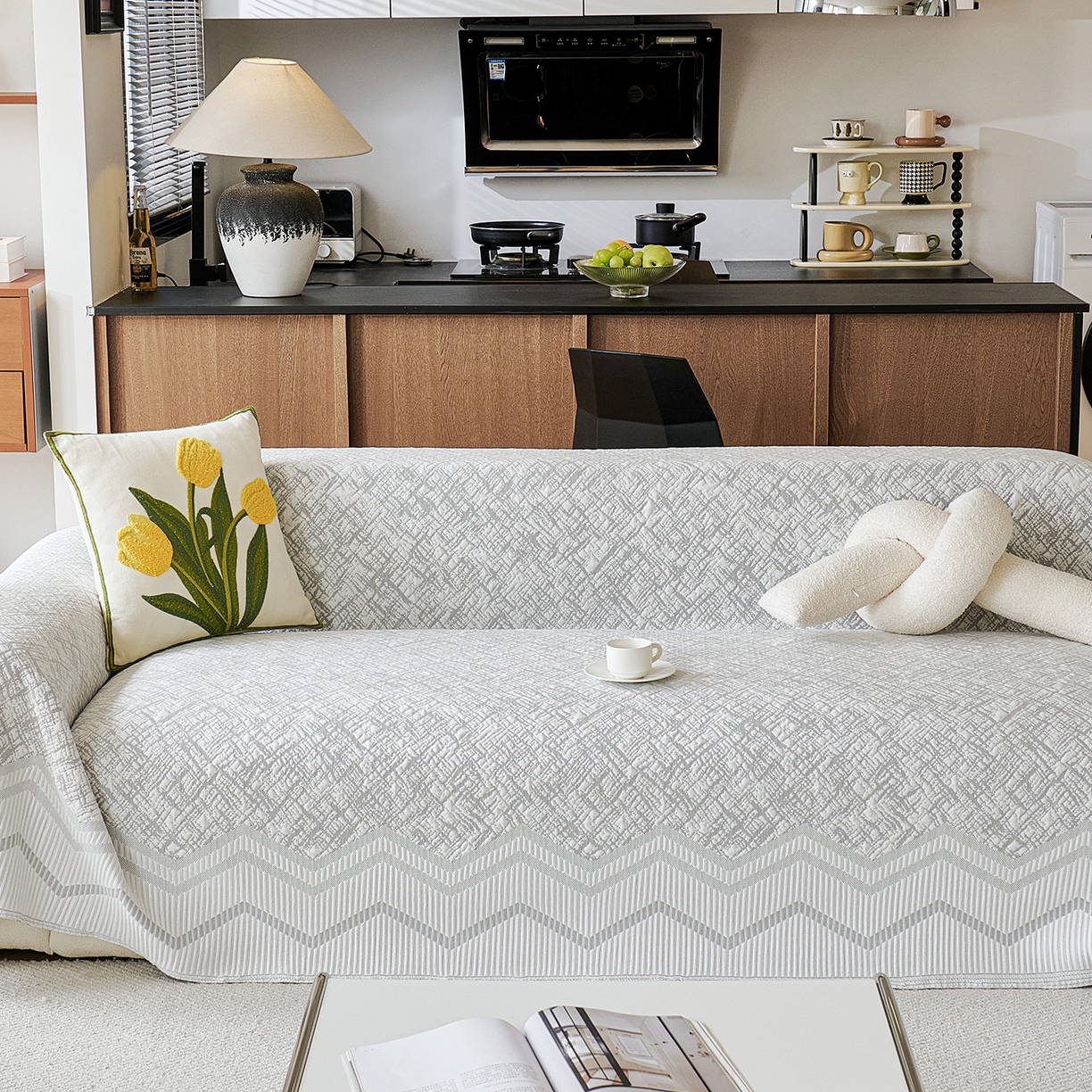 91家纺网 家纺一手货源 找家纺 卡初家居（原微来） 2026新款PE凉感冰丝沙发盖毯沙发巾系列 依恋-灰