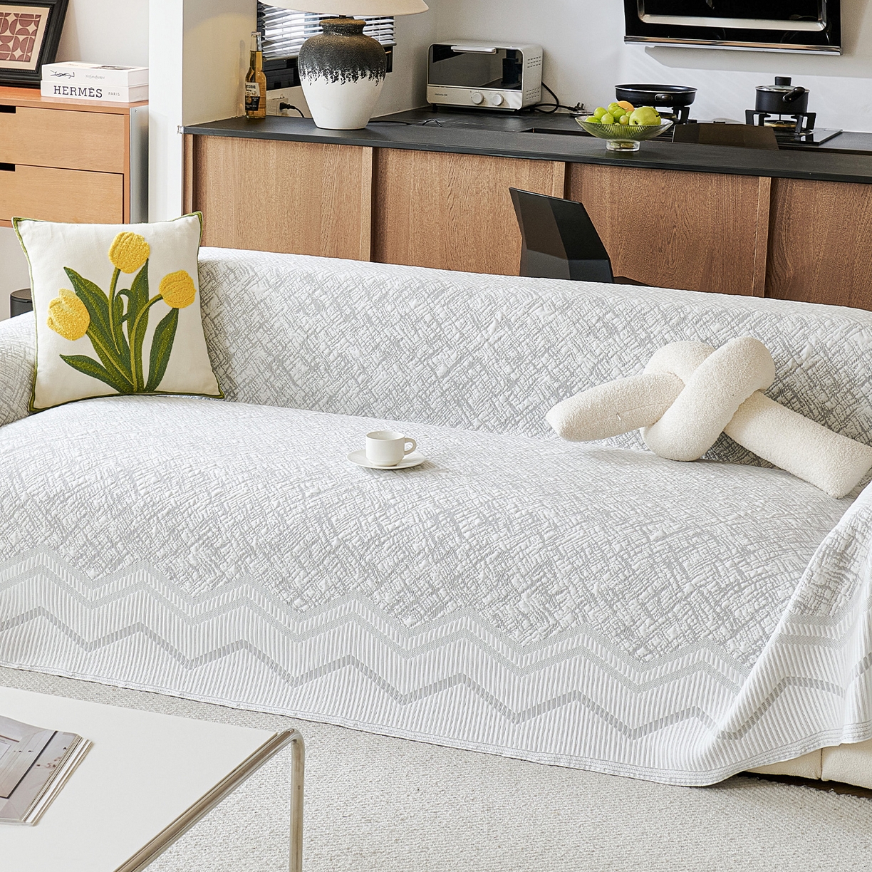 91家纺网 家纺一手货源 找家纺 卡初家居（原微来） 2026新款PE凉感冰丝沙发盖毯沙发巾系列 依恋-灰