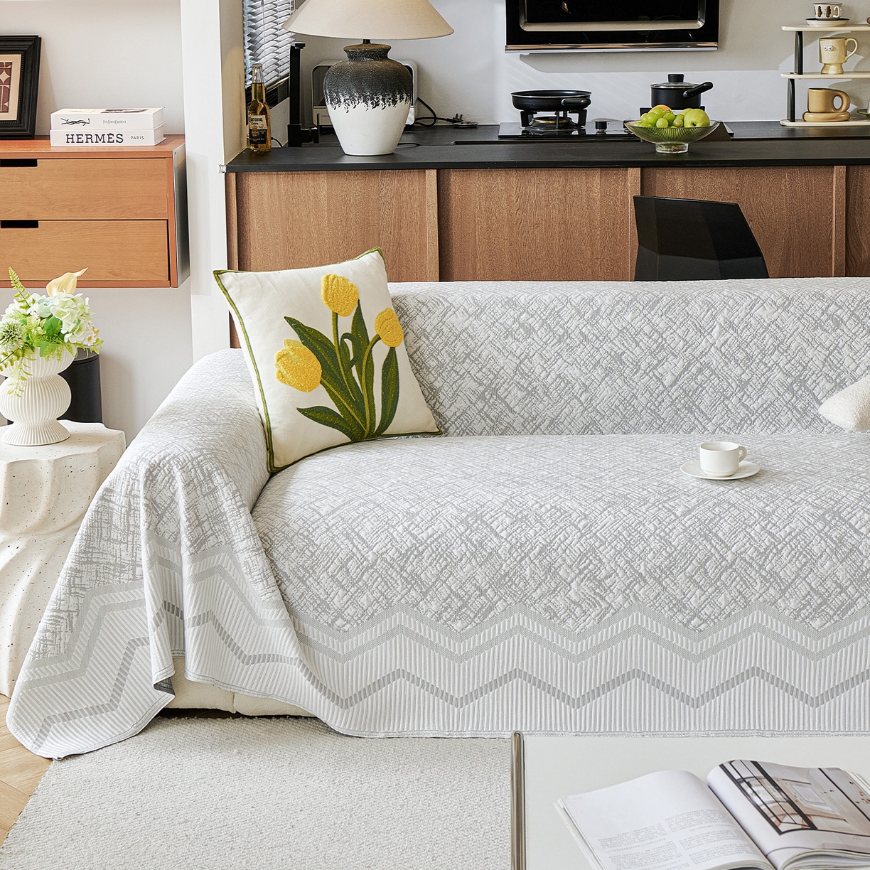 91家纺网 家纺一手货源 找家纺 卡初家居（原微来） 2026新款PE凉感冰丝沙发盖毯沙发巾系列 依恋-灰