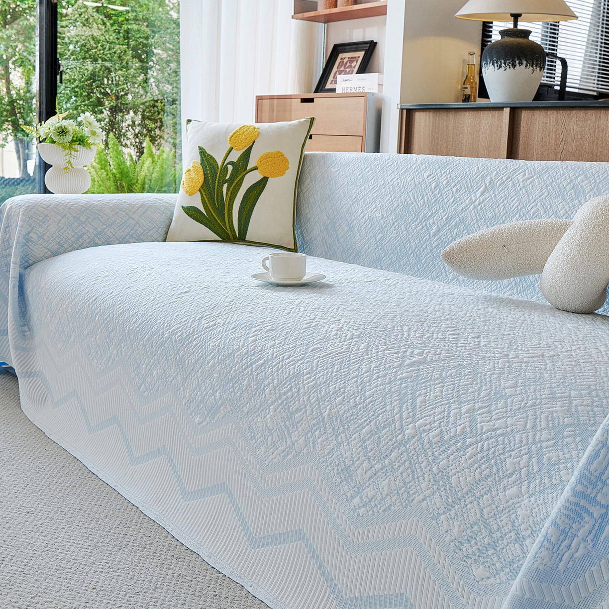 91家纺网 家纺一手货源 找家纺 卡初家居（原微来） 2026新款PE凉感冰丝沙发盖毯沙发巾系列 依恋-蓝