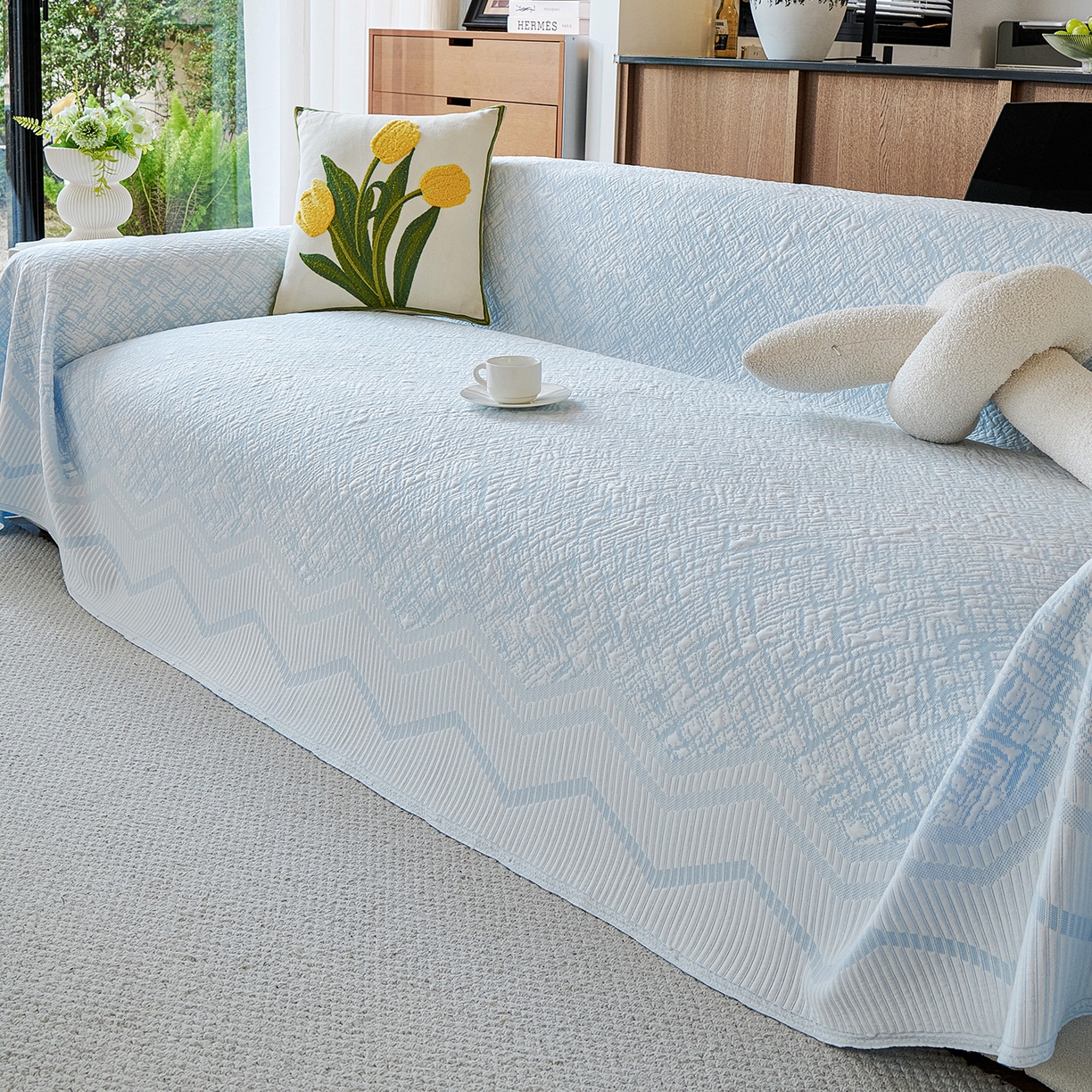 91家纺网 家纺一手货源 找家纺 卡初家居（原微来） 2026新款PE凉感冰丝沙发盖毯沙发巾系列 依恋-蓝